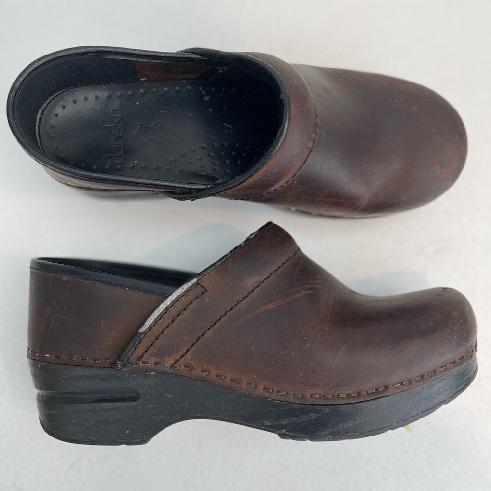 Dansko classic clogs size 37 soft brown